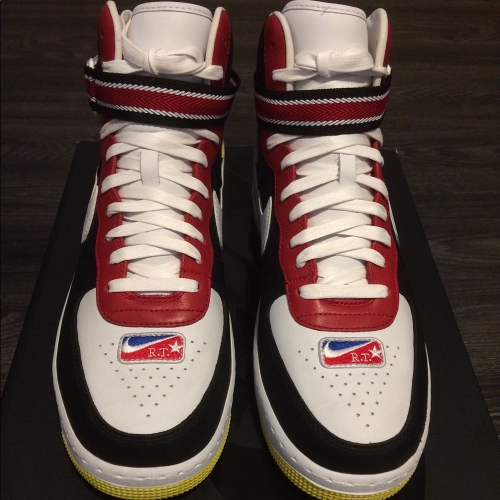 SOLD! NIB Nike Air Force 1 size 11 - Picture 2 of 5